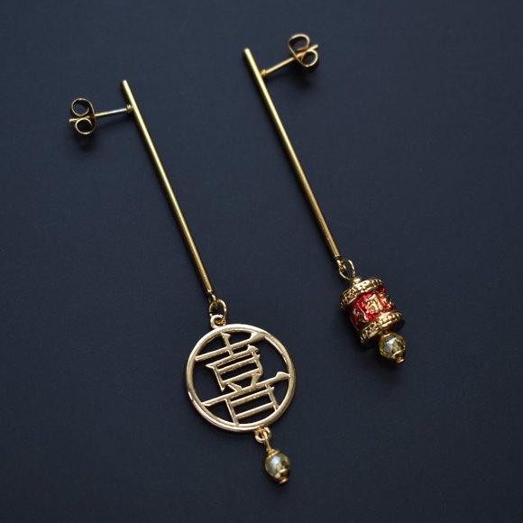 Asymmetrical earrings dangle, long gold drop bar earrings, unusual handmade stud - Picture 1 of 4